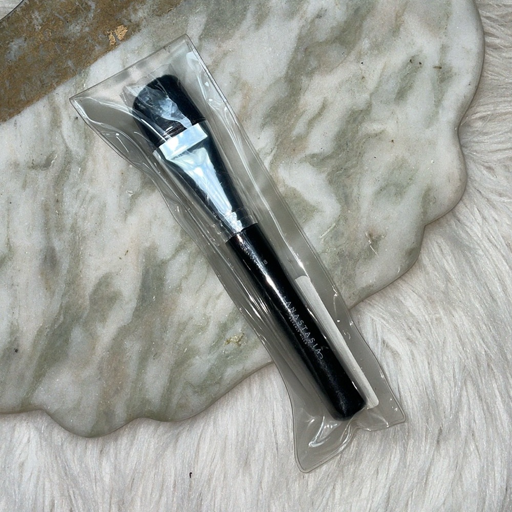 A18 Pro Brush - Angled Chiseler Brush